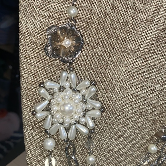 Floral beaded necklace plastic beads layered adjustable - Picture 2 of 4